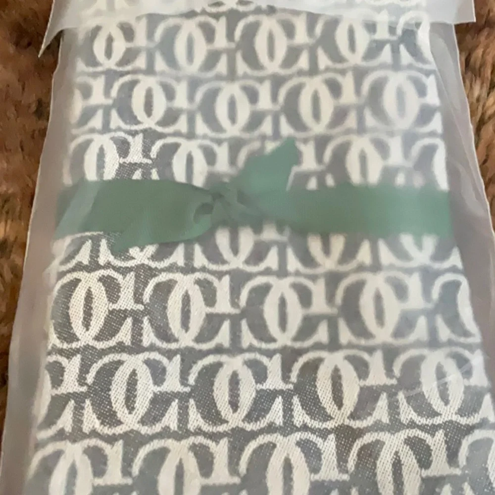 NWT WILLIAMS SONOMA SET OF 4 NAPKINS JACQUARD, matching PLACEMATS listed also